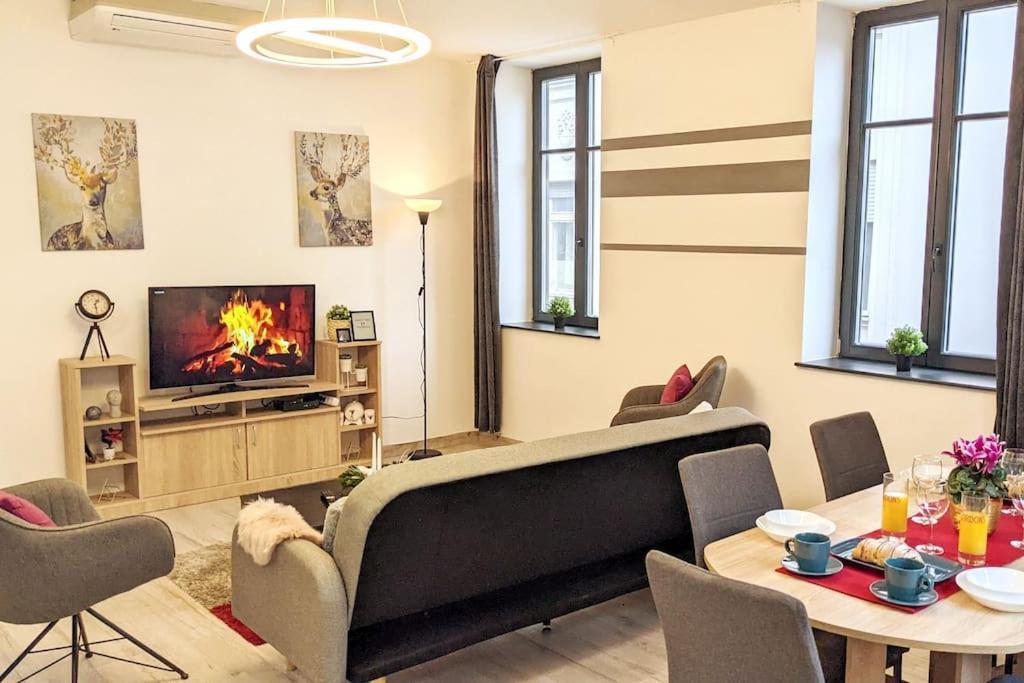 Modern Luxe In Heart Of Downtown Budapest